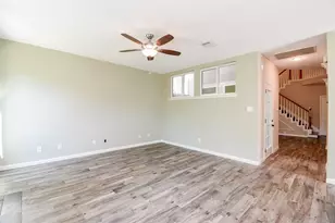 12869 Kingsbridge Ln, Houston, TX 77077 - Photo 11