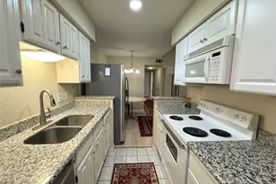 2120 Wilcrest Dr, Houston, TX 77042 - Photo 17
