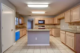 2114 Whirlaway Dr, Stafford, TX 77477 - Photo 11