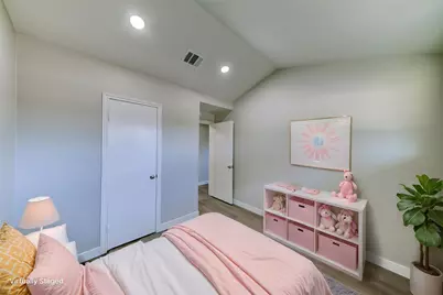 5774 Greencraig Drive, Houston, TX 77035 - Photo 17