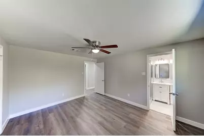 5774 Greencraig Drive, Houston, TX 77035 - Photo 11