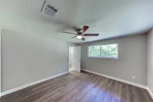 5774 Greencraig Dr, Houston, TX 77035 - Photo 17