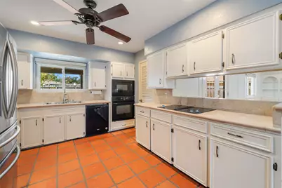 5049 Moultrie Drive, Corpus Christi, TX 78413 - Photo 9