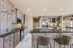 804 Sombrero Dr, Crystal Beach, TX 77650 - Photo 9