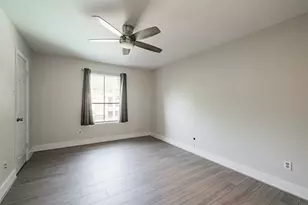 7575 Katy Fwy, Houston, TX 77024 - Photo 11