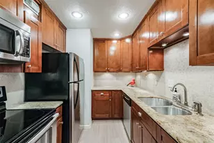 7575 Katy Fwy, Houston, TX 77024 - Photo 5