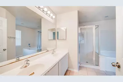 8743 Thistlemoor Lane, Houston, TX 77044 - Photo 11