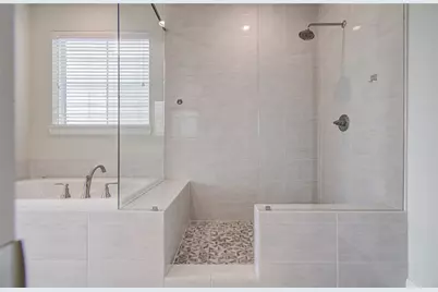 2818 Grand Fountains Drive #B, Houston, TX 77054 - Photo 25