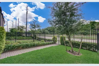 2818 Grand Fountains Drive #B, Houston, TX 77054 - Photo 35