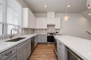 2818 Grand Fountains Dr, Houston, TX 77054 - Photo 9