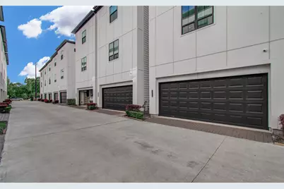 2818 Grand Fountains Drive #B, Houston, TX 77054 - Photo 37