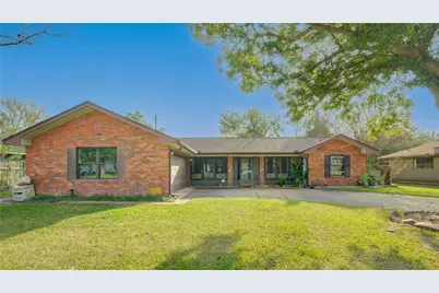 1607 W 11th Street, Freeport, TX 77541 - Photo 3