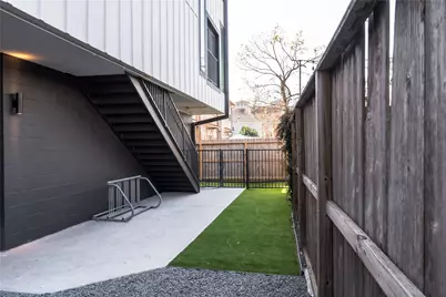 5614 Larkin #B, Houston, TX 77007 - Photo 11