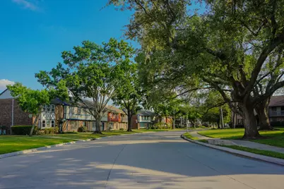 10526 Hammerly Boulevard #246, Houston, TX 77043 - Photo 29