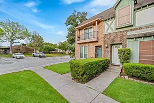 830 Threadneedle St, Houston, TX 77079 - Photo 3