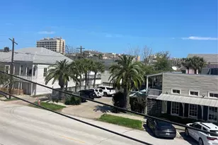 1402 Winnie St, Galveston, TX 77550 - Photo 15