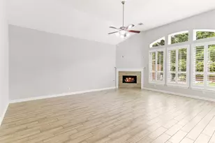 208 Woodside Ct, Clute, TX 77531 - Photo 5