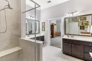 208 Woodside Ct, Clute, TX 77531 - Photo 17