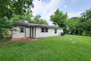 5606 Willow Glen Dr, Houston, TX 77033 - Photo 27