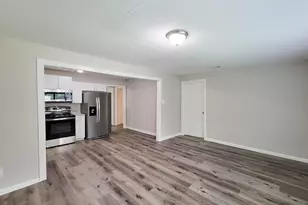 5606 Willow Glen Dr, Houston, TX 77033 - Photo 17