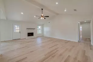 3407 Coachlight Ln, Baytown, TX 77521 - Photo 5