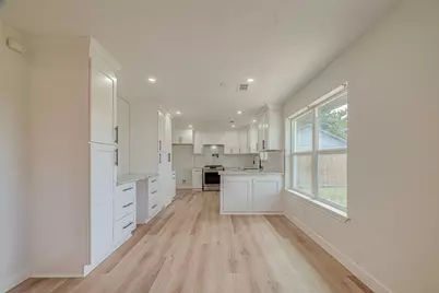 3407 Coachlight Lane, Baytown, TX 77521 - Photo 9