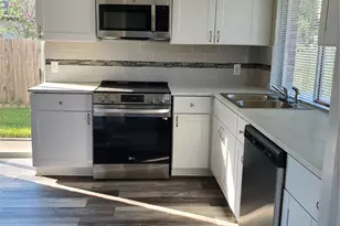 15407 Runswick Dr, Houston, TX 77062 - Photo 9