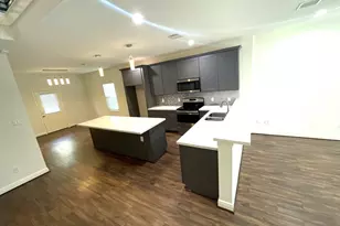 4913 Southwind St, Houston, TX 77033 - Photo 5