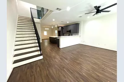 4913 Southwind Street #B, Houston, TX 77033 - Photo 3