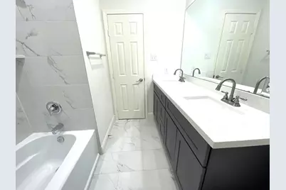 4913 Southwind Street #B, Houston, TX 77033 - Photo 13