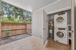 8100 Cambridge St, Houston, TX 77054 - Photo 35