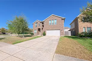 9707 Shimmering Lakes Dr, Rosharon, TX 77583 - Photo 3