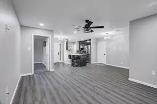 332 Crestwood St, Clute, TX 77531 - Photo 11