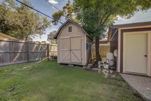 332 Crestwood St, Clute, TX 77531 - Photo 33