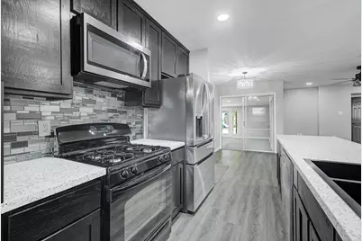 332 Crestwood Street, Clute, TX 77531 - Photo 9