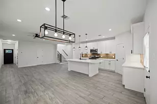 1071 St Clair St, Houston, TX 77088 - Photo 7