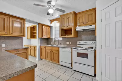 11907 Medicine Bow Circle, Houston, TX 77067 - Photo 9