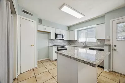 1900 Bay Area Boulevard #110, Houston, TX 77058 - Photo 9