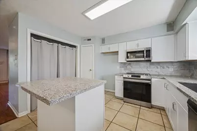 1900 Bay Area Boulevard #110, Houston, TX 77058 - Photo 11