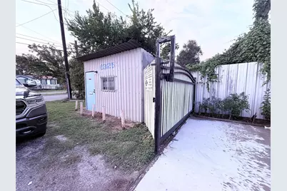 6325 Cullen Boulevard, Houston, TX 77021 - Photo 11