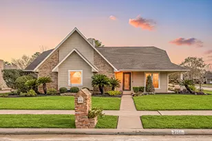 2101 Moss Creek Ln, Pearland, TX 77581 - Photo 1