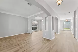9107 Huckinston Ct, Spring, TX 77379 - Photo 5