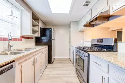 2126 Fir Springs Drive, Houston, TX 77339 - Photo 9
