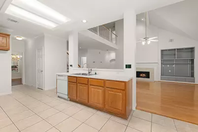 9423 Walnut Brook Court, Houston, TX 77040 - Photo 11