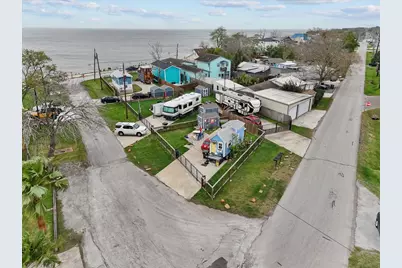 4403 W Bayshore Drive, Bacliff, TX 77518 - Photo 3