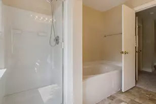 439 Laurel Timbers Dr, Houston, TX 77339 - Photo 19