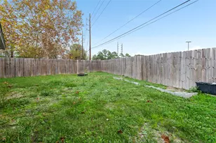 10922 Village Trail Dr, Houston, TX 77065 - Photo 23