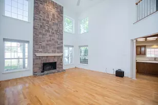 4631 Meadow Green Dr, Sugar Land, TX 77479 - Photo 3