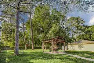 6710 Falling Waters Dr, Spring, TX 77379 - Photo 37