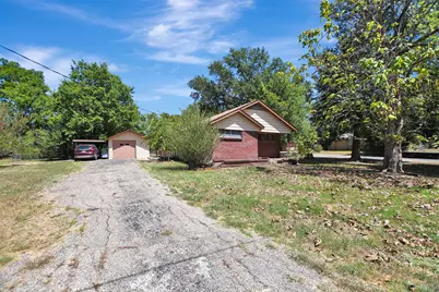 110 & 112 N Shipp Street, Madisonville, TX 77864 - Photo 3